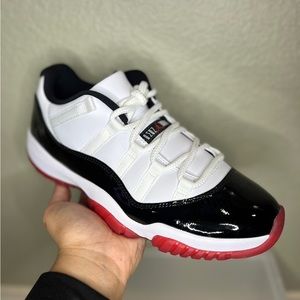 Air Jordan 11 Retro Low Concord Breds